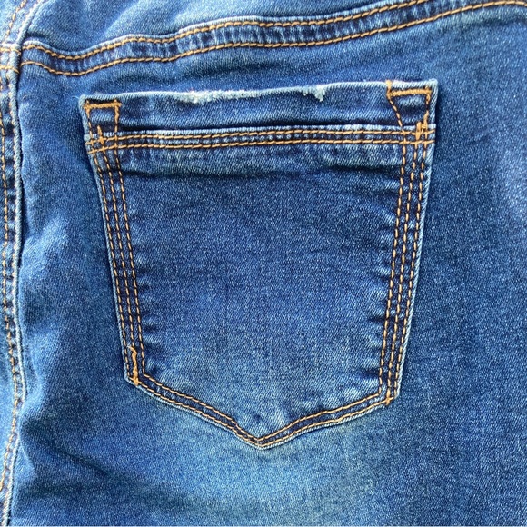 H&H by Harmony & Havoc: Size 6 women’s cuffed ankle jeans w/matching tie belt. - Picture 4 of 9